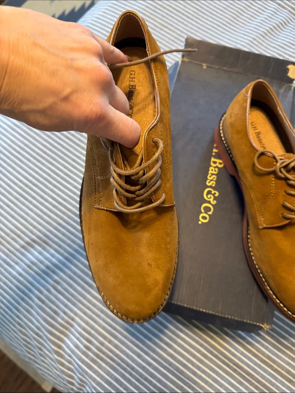 G.H. Bass & Co. Men's Brown Suede Chukka Boots